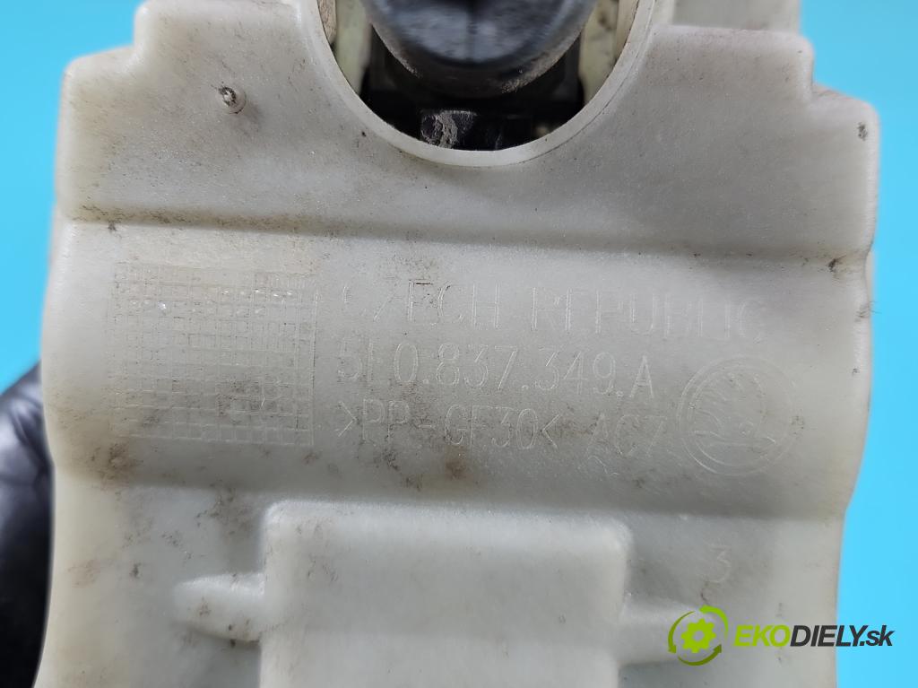 Skoda Octavia III 2013- 1.6 tdi 90 HP manual 66 kW 1598 cm3 5- rukoväť predné ľavé mimo: 5L0837885B (Kľučka dverí vonkajšia predná ľavá)