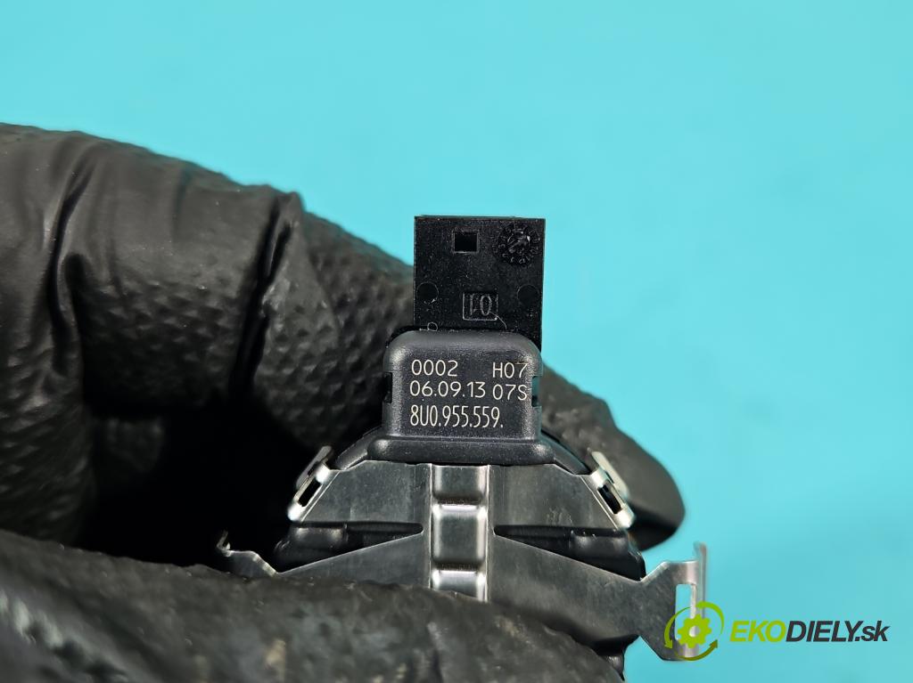 Skoda Octavia III 2013- 1.6 tdi 90 HP manual 66 kW 1598 cm3 5- snímač déšť: 8U0955559 (Snímač dažďa)