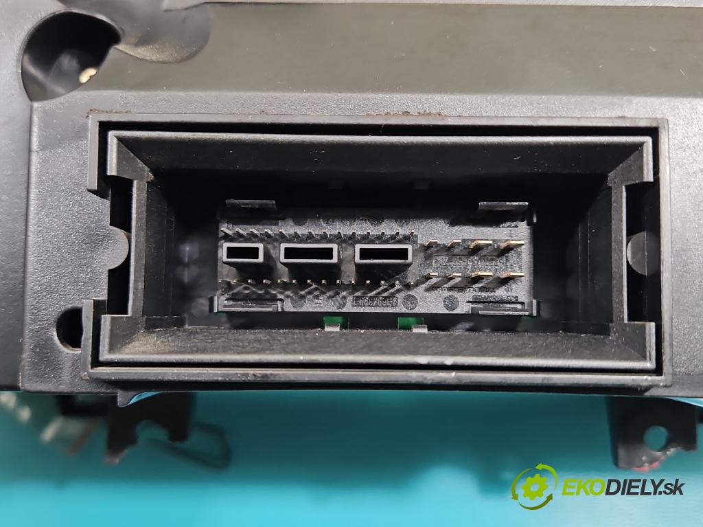 Vw Golf V 2003-2009 1.6 SR 102 HP manual 75 kW 1595 cm3 5- prístrojovka/ budíky 1K0920961B (Prístrojová doska)