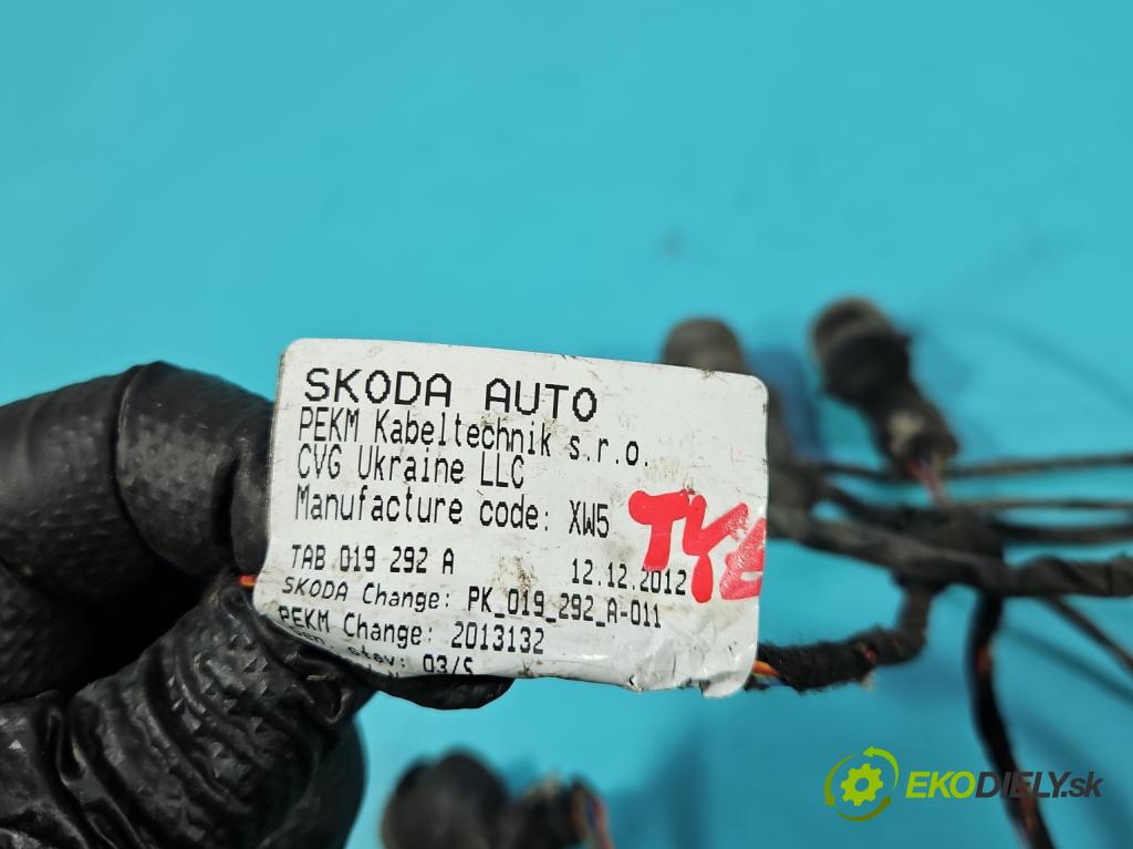 Skoda Octavia III 2013- 1.6 tdi 90 hp manual 66 kW 1598 cm3 5- Balíček: nárazníku zadní 5E0971104