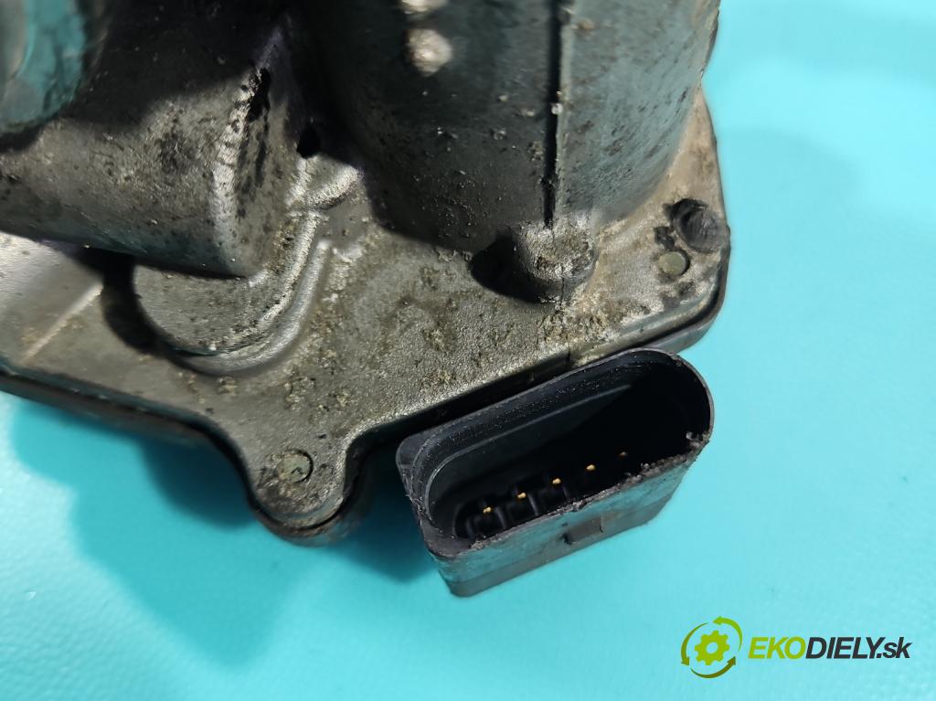 Skoda Octavia III 2013- 1.6 tdi 90 HP manual 66 kW 1598 cm3 5- klapka 04L128063N (Škrtiaca klapka)