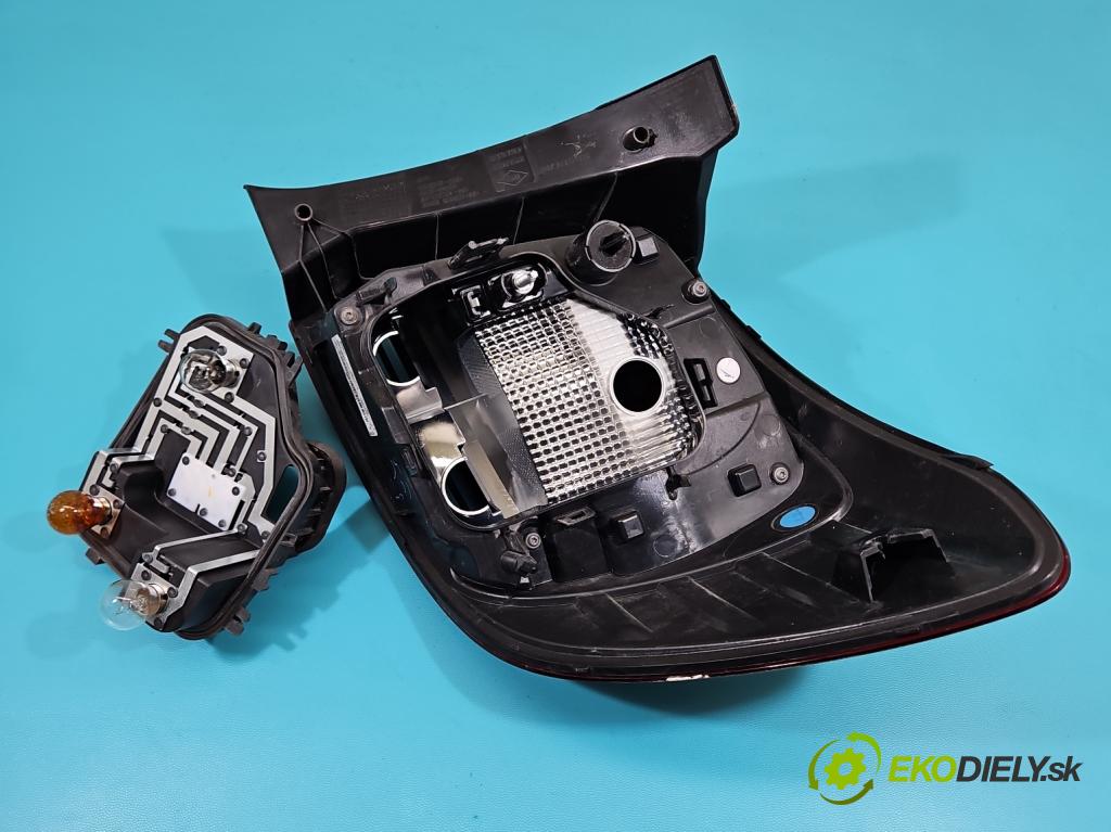 Dacia Sandero II 2012-2020 0.9 Tce 90 HP manual 66 kW 898 cm3 5- svetlo / reflektor zadné ľavé 265554938R (Kľučka dverí ostatné)