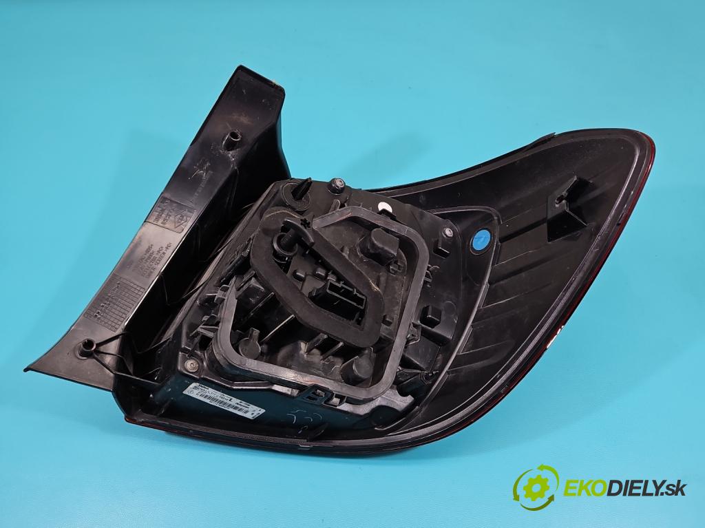 Dacia Sandero II 2012-2020 0.9 Tce 90 HP manual 66 kW 898 cm3 5- svetlo / reflektor zadné ľavé 265554938R (Kľučka dverí ostatné)