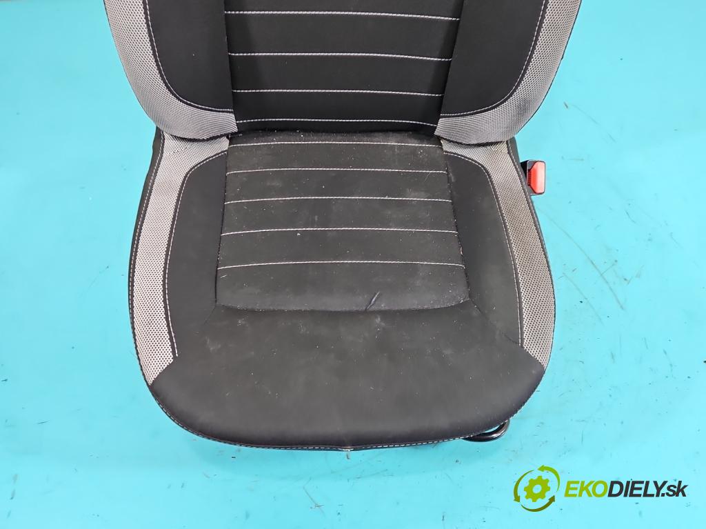Dacia Sandero II 2012-2020 0.9 Tce 90 HP manual 66 kW 898 cm3 5- Sedačka pravý  (Sedadlo)