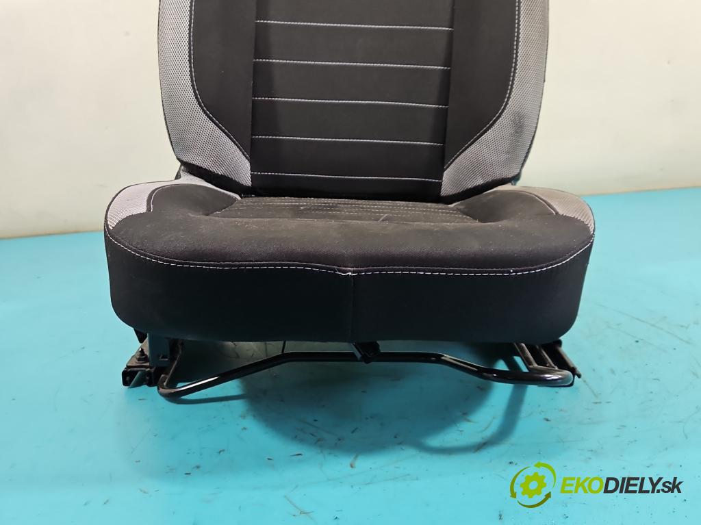 Dacia Sandero II 2012-2020 0.9 Tce 90 HP manual 66 kW 898 cm3 5- Sedačka pravý  (Sedadlo)