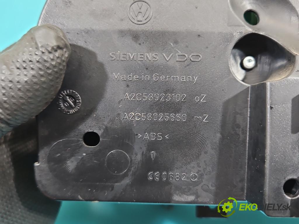 Vw Caddy III 2K 2003-2020 2.0 SDI 69KM manual 51 kW 1968 cm3 4- prístrojovka/ budíky 2K0920843A (Prístrojová doska)