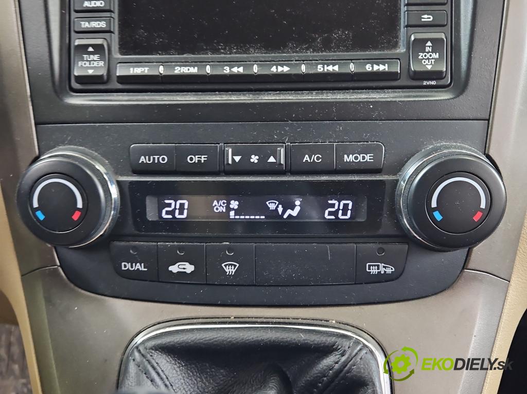 Honda CR-V III 2006-2011 2.2 i-CTDi 140 HP manual 103 kW 2204 cm3 5- panel kúrenia 79600SWYG4