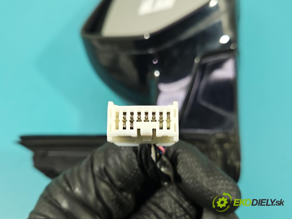 Honda CR-V III 2006-2011 2.2 i-CTDi 140 hp manual 103 kW 2204 cm3 5- zpětné zrcátko pravé  (Klika dveří ostatní)