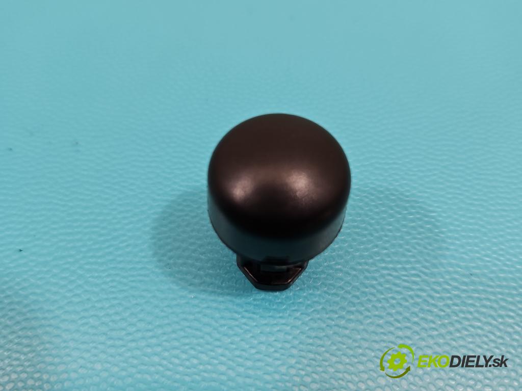 Toyota Auris I 2006-2013 2.0 D4D 126 hp manual 93 kW 1998 cm3 5- snímač stmívání 077450-1040