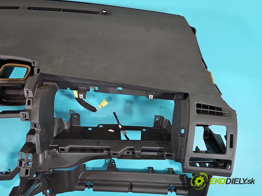 Toyota Auris I 2006-2013 2.0 D4D 126 hp manual 93 kW 1998 cm3 5- kokpit,přistrojova deska