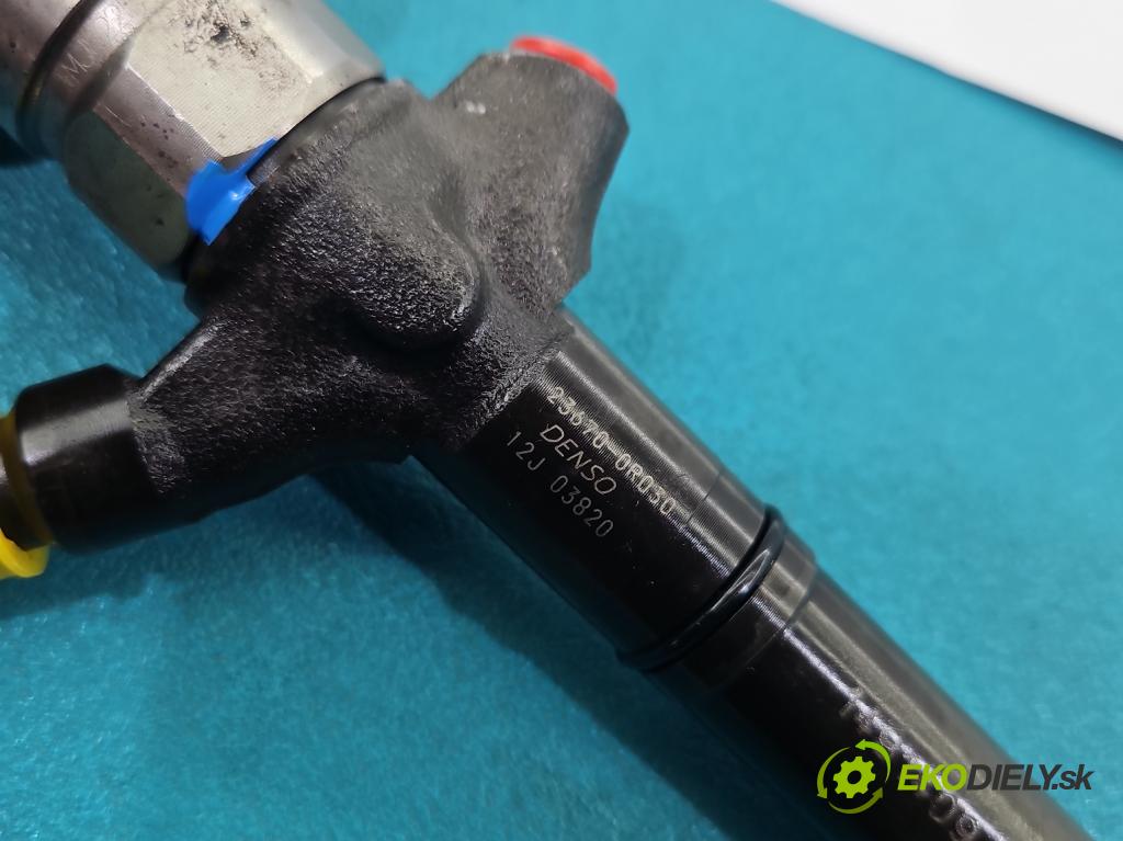 Toyota Auris I 2006-2013 2.0 D4D 126 HP manual 93 kW 1998 cm3 5- vstrek 23670-0R030 (Vstrekovač paliva)