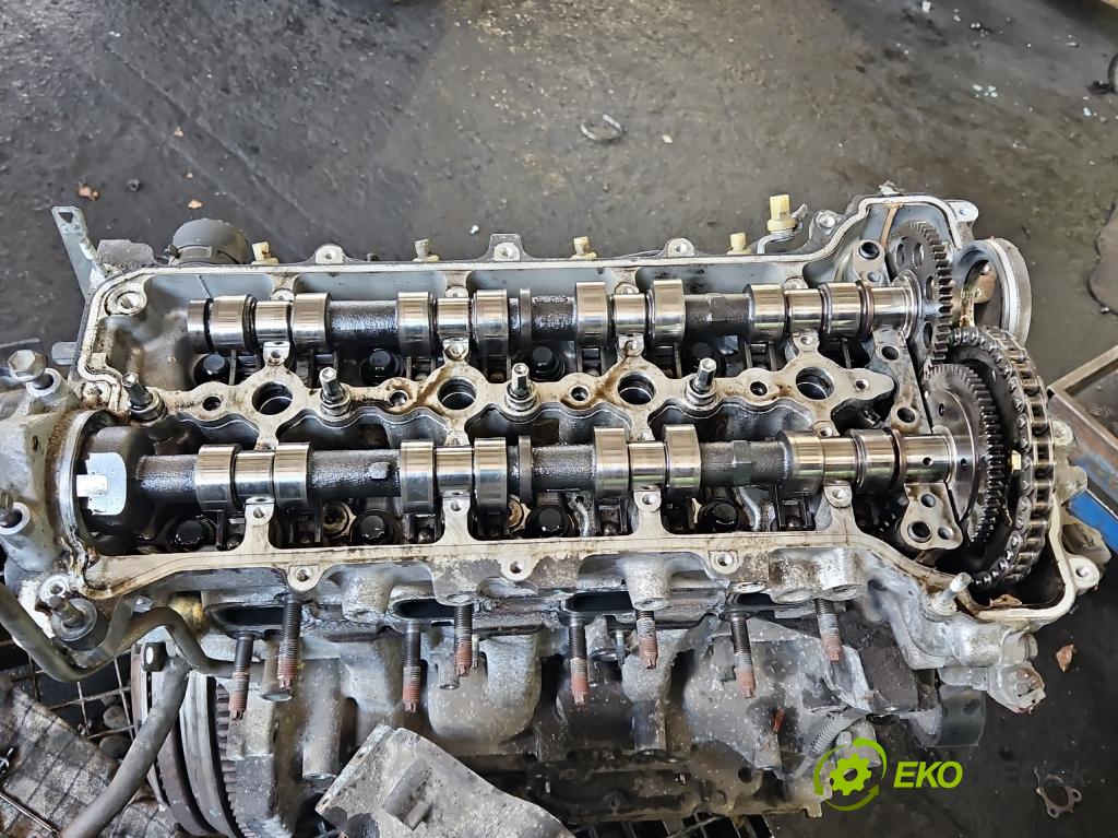 Toyota Auris I 2006-2013 2.0 D4D 126 hp manual 93 kW 1998 cm3 5- hlava motoru 1AD