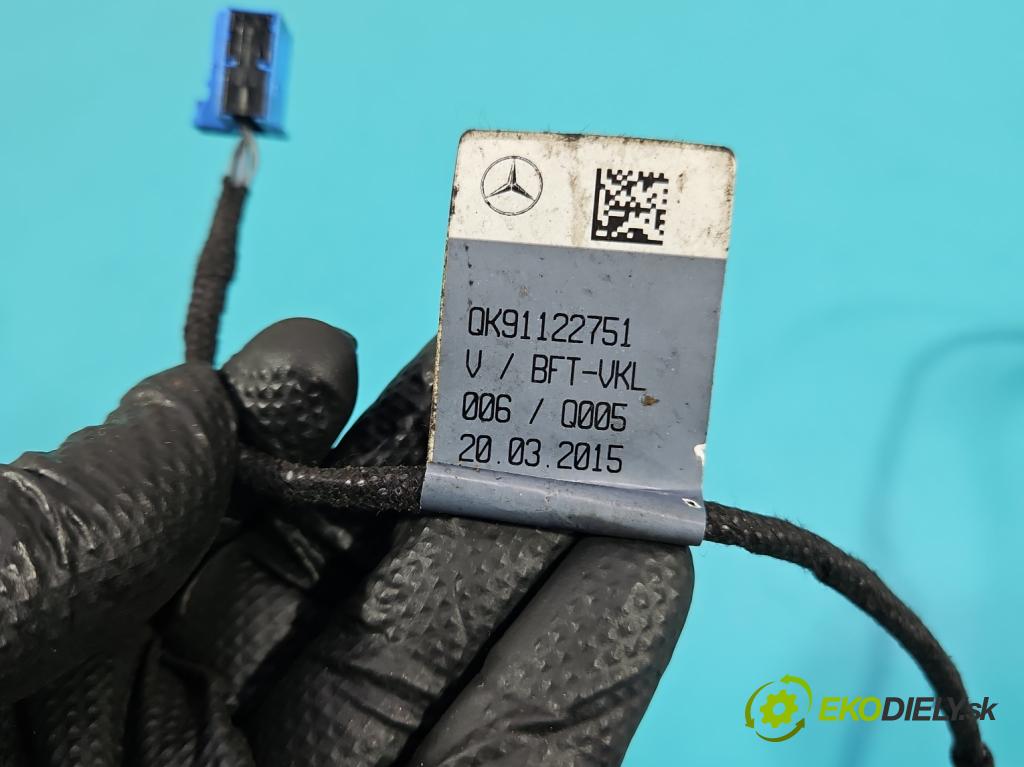 Mercedes Vito W447 2014- 2.2 CDI 136 HP automatic 100 kW 2143 cm3 5- Zväzok: dvere predné pravých 1122751-V