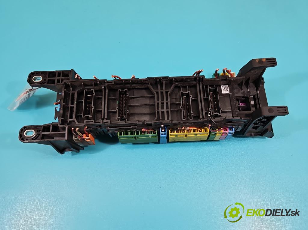 Mercedes Vito W447 2014- 2,2.0 CDI 136hp automatic 100 kW 2143 cm3 5- skříňka pojistková A4475460046 (Pojistková skříňka)