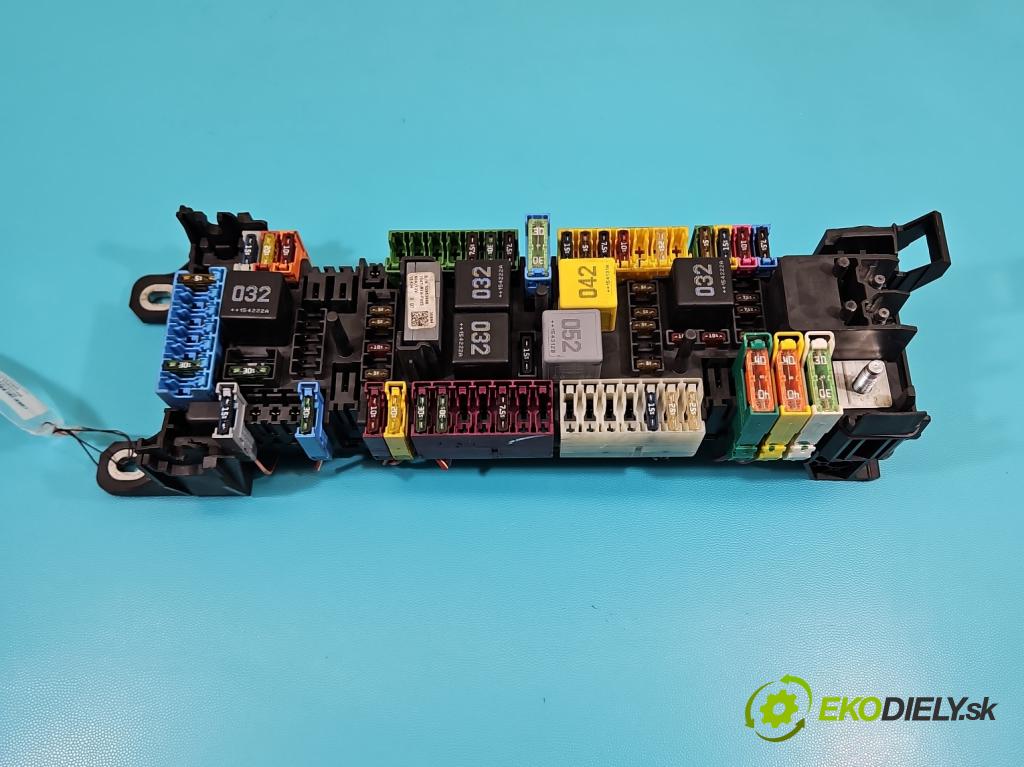 Mercedes Vito W447 2014- 2,2.0 CDI 136hp automatic 100 kW 2143 cm3 5- skříňka pojistková A4475460046 (Pojistková skříňka)