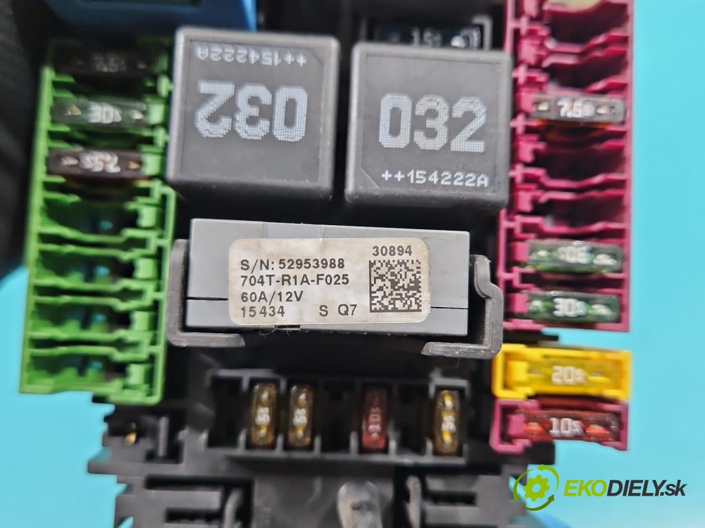 Mercedes Vito W447 2014- 2,2.0 CDI 136hp automatic 100 kW 2143 cm3 5- skříňka pojistková A4475460046 (Pojistková skříňka)