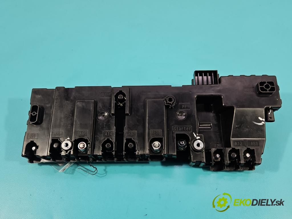 Mercedes Vito W447 2014- 2.1 CDI 136hp automatic 100 kW 2143 cm3 5- skříňka pojistková A4475404326 (Pojistkové skříňky)