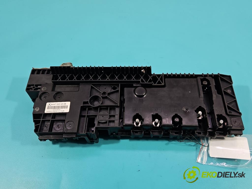 Mercedes Vito W447 2014- 2.1 CDI 136hp automatic 100 kW 2143 cm3 5- skříňka pojistková A4475404326 (Pojistkové skříňky)