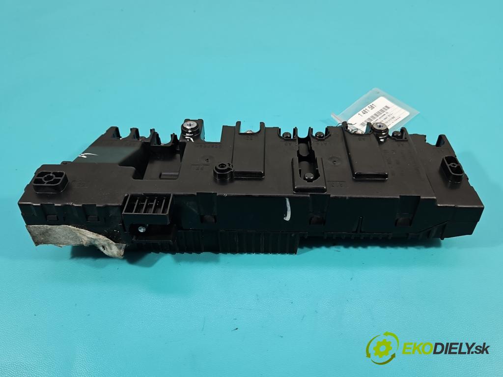 Mercedes Vito W447 2014- 2.1 CDI 136hp automatic 100 kW 2143 cm3 5- skříňka pojistková A4475404326 (Pojistkové skříňky)