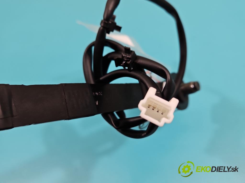 Nissan Qashqai II J11 2013-2021 1.2 T 116 HP manual 85 kW 1197 cm3 5- pas bezpečnosť: predné pravý