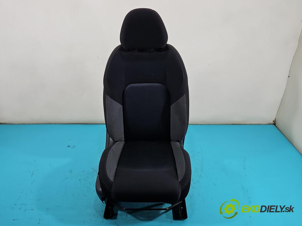 Nissan Qashqai II J11 2013-2021 1.2 T 116 HP manual 85 kW 1197 cm3 5- Sedačka pravý  (Sedadlo)