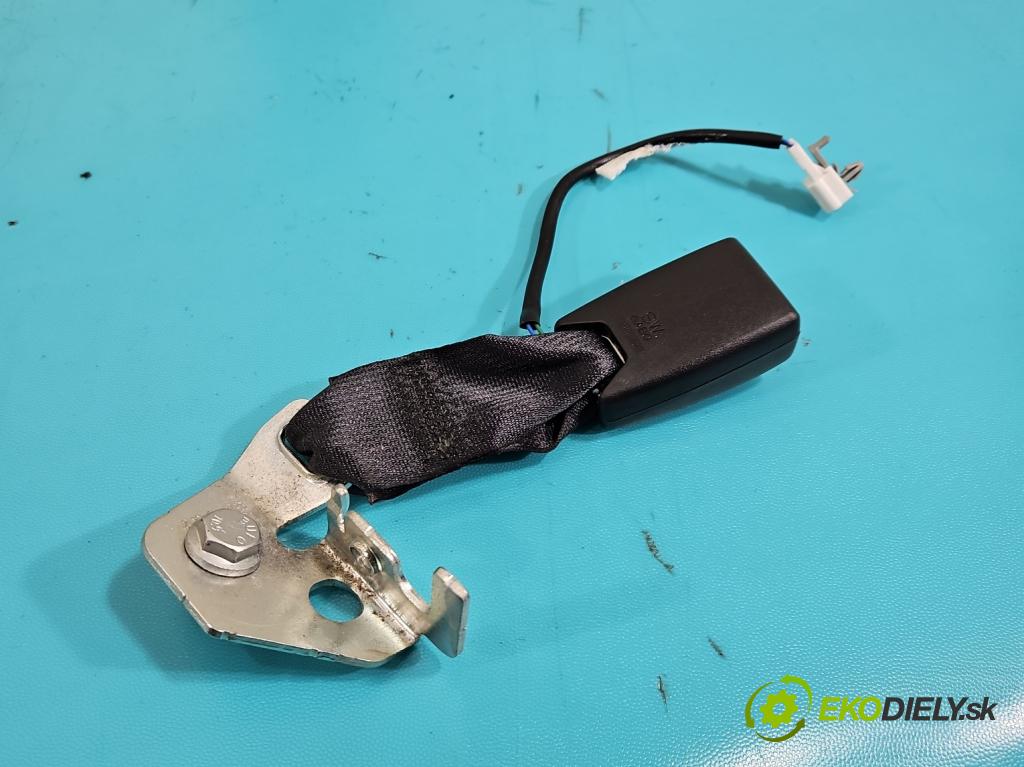 Nissan Qashqai II J11 2013-2021 1.2 T 116 HP manual 85 kW 1197 cm3 5- Pohovka: zadné  (Sedadlo)