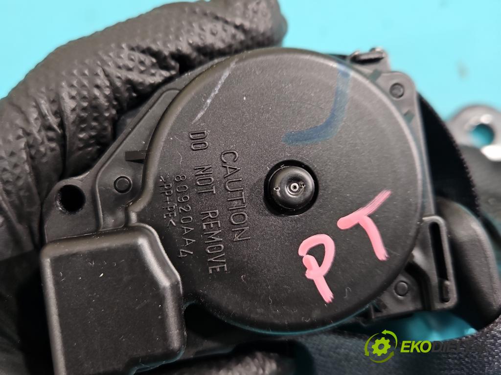 Nissan Qashqai II J11 2013-2021 1.2 T 116 HP manual 85 kW 1197 cm3 5- Pohovka: zadné  (Sedadlo)