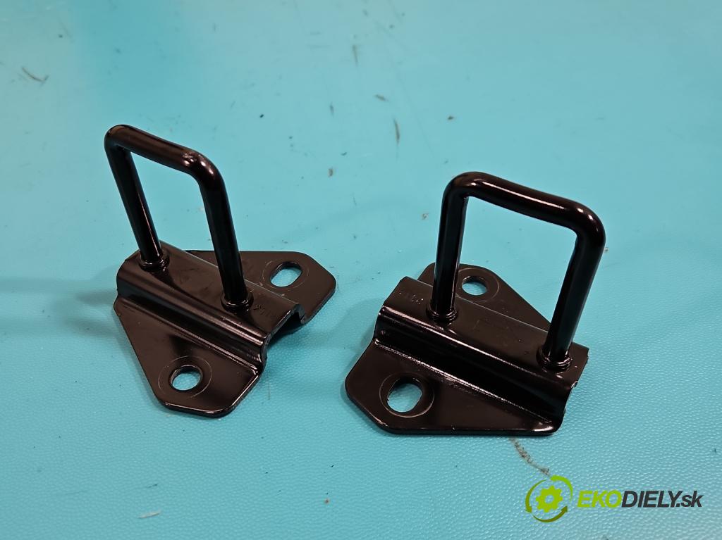 Nissan Qashqai II J11 2013-2021 1.2 T 116 HP manual 85 kW 1197 cm3 5- Pohovka: zadné  (Sedadlo)