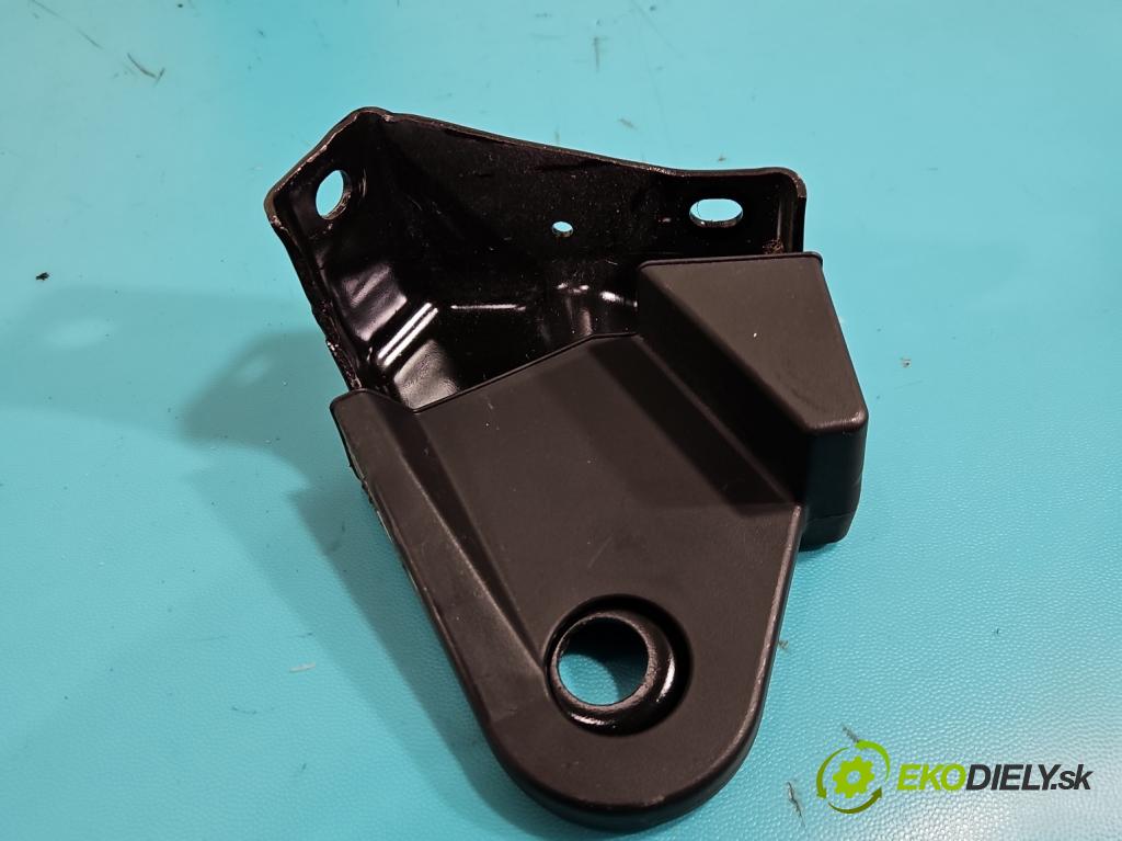 Nissan Qashqai II J11 2013-2021 1.2 T 116 HP manual 85 kW 1197 cm3 5- Pohovka: zadné  (Sedadlo)