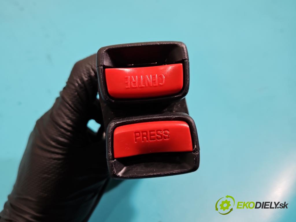 Nissan Qashqai II J11 2013-2021 1.2 T 116 HP manual 85 kW 1197 cm3 5- Pohovka: zadné  (Sedadlo)