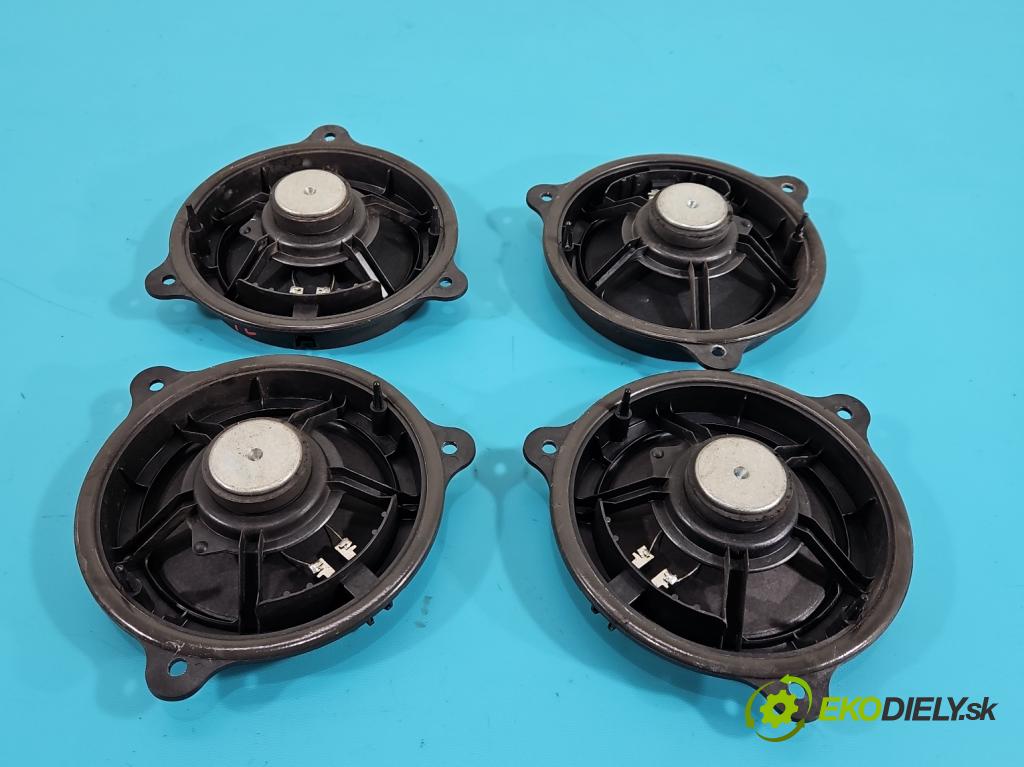 Nissan Juke I 2010-2019 1.6 16V 117 hp manual 86 kW 1598 cm3 5- reproduktory komplet