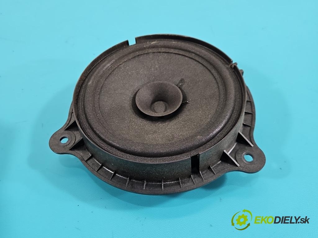 Nissan Juke I 2010-2019 1.6 16V 117 hp manual 86 kW 1598 cm3 5- reproduktory komplet