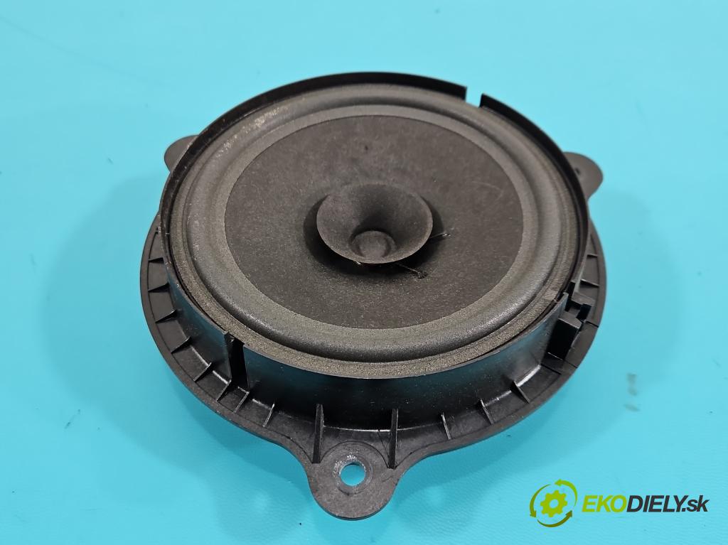 Nissan Juke I 2010-2019 1.6 16V 117 hp manual 86 kW 1598 cm3 5- reproduktory komplet