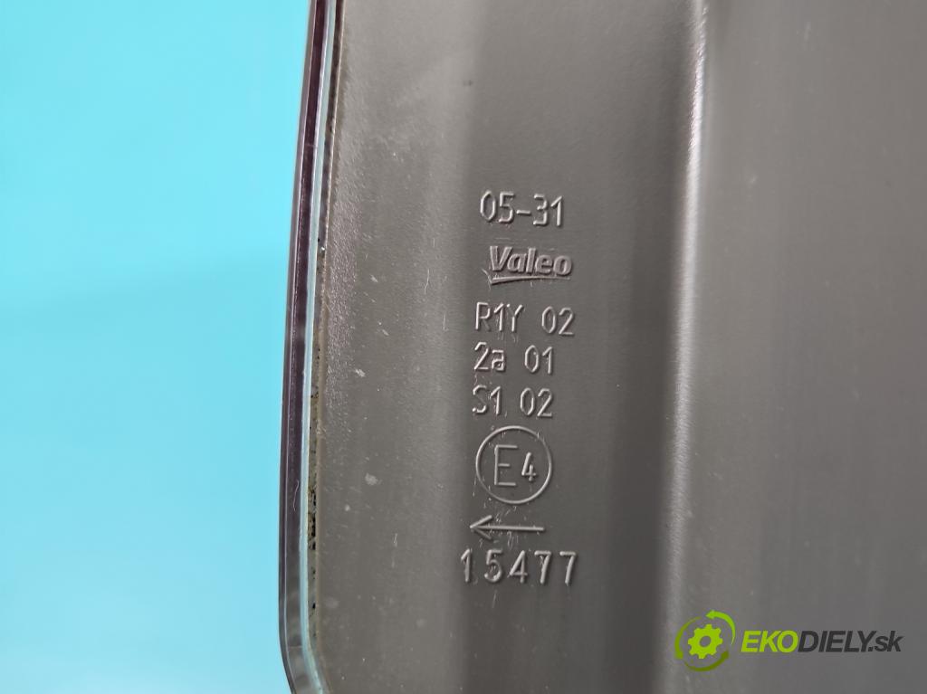 Toyota Avensis III T27 2009-2018 1.8 vvti 147 HP manual 108 kW 1798 cm3 5- svetlo / reflektor zadné ľavé  (Kľučka dverí ostatné)