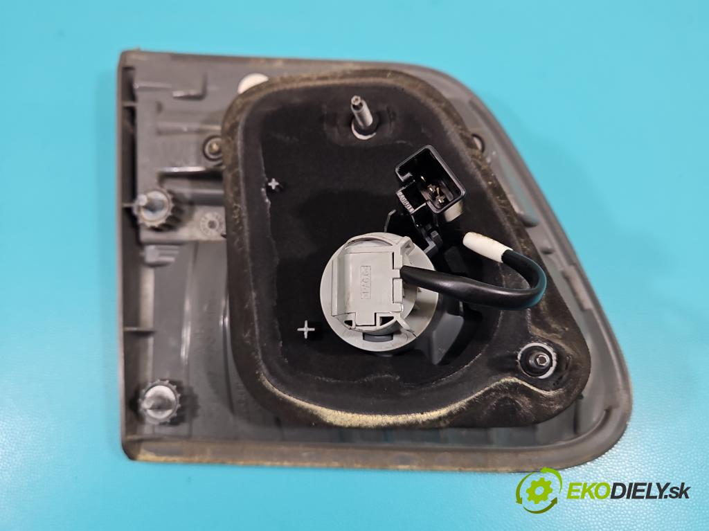 Toyota Avensis III T27 2009-2018 1.8 vvti 147 HP manual 108 kW 1798 cm3 5- svetlo / reflektor zadné pravé  (Kľučka dverí ostatné)