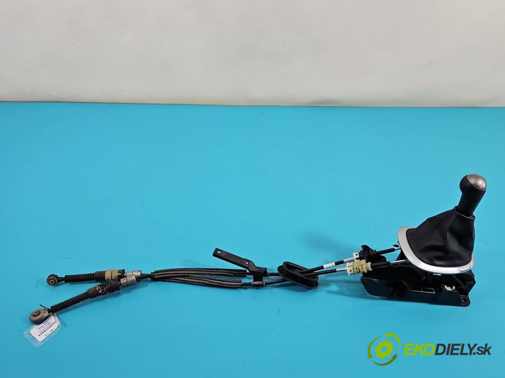 Nissan Juke I 2010-2019 1.6 16V 117 HP manual 86 kW 1598 cm3 5- Páka: Změny: stupeň,rýchlosť  (Rýchlostná páka (kulisa))