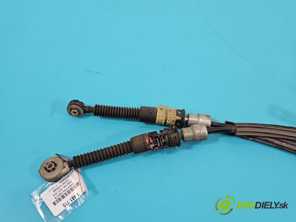 Nissan Juke I 2010-2019 1.6 16V 117 HP manual 86 kW 1598 cm3 5- Páka: Změny: stupeň,rýchlosť  (Rýchlostná páka (kulisa))