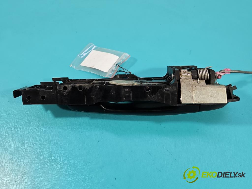 Nissan Juke I 2010-2019 1.6 16V 117 HP manual 86 kW 1598 cm3 5- rukoväť predné ľavé mimo: (Kľučka dverí vonkajšia predná ľavá)