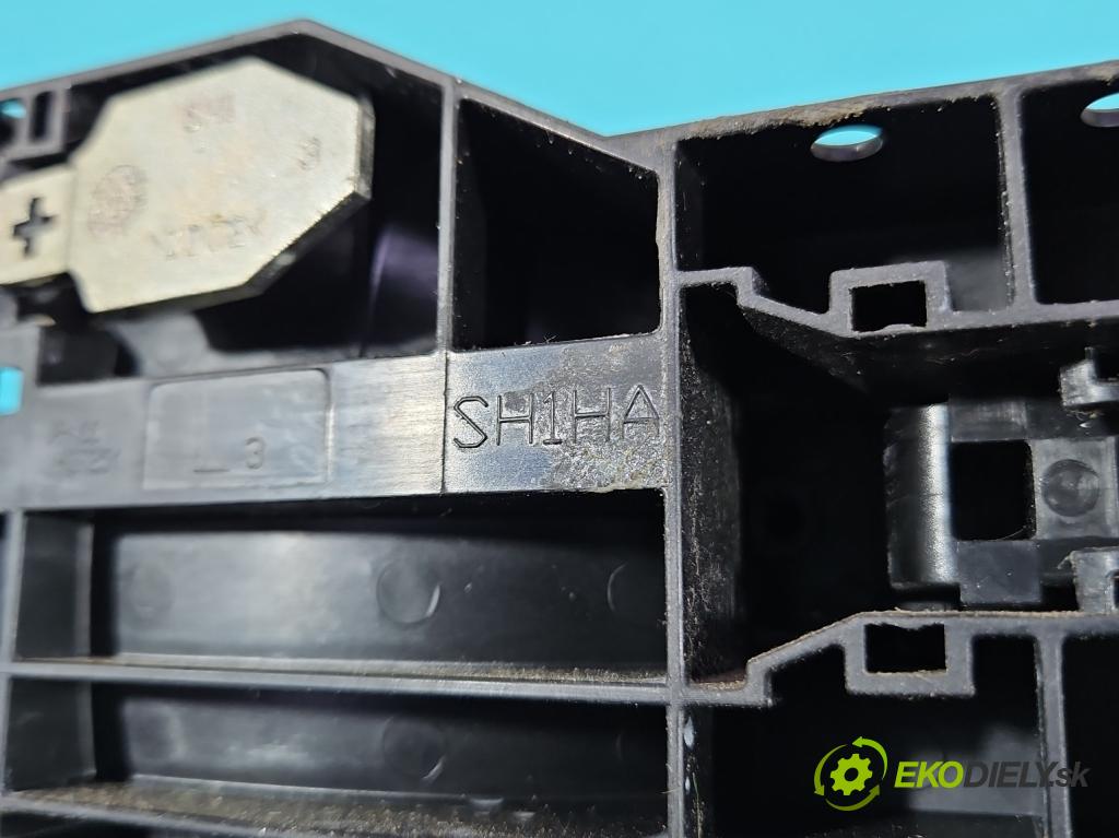 Nissan Juke I 2010-2019 1.6 16V 117 HP manual 86 kW 1598 cm3 5- rukoväť predné ľavé mimo: (Kľučka dverí vonkajšia predná ľavá)