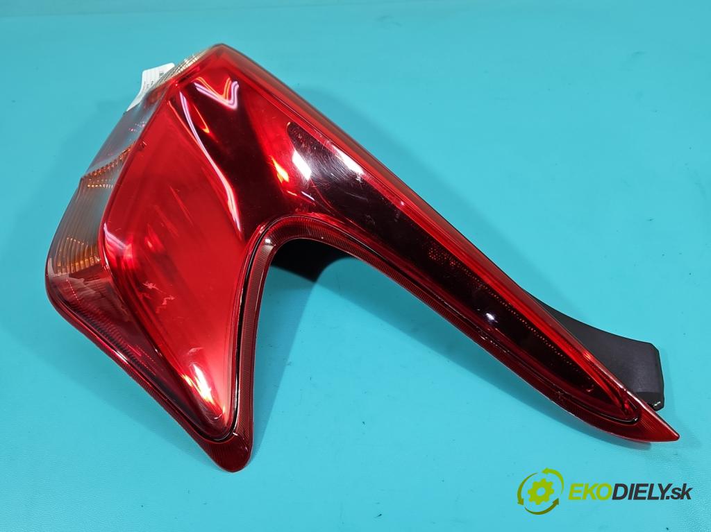 Nissan Juke I 2010-2019 1.6 16V 117 HP manual 86 kW 1598 cm3 5- svetlo / reflektor zadné pravé  (Kľučka dverí ostatné)