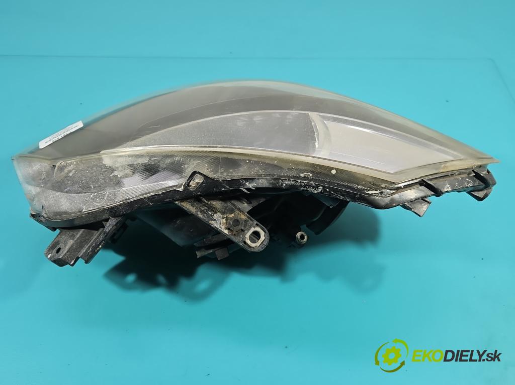 Renault Clio III 2005-2012 1.2 16V 75 HP manual 55 kW 1149 cm3 5- Reflektor: pravý  (Svetlo predné pravé)