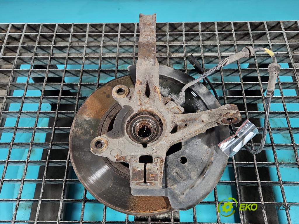 Dacia Sandero II 2012-2020 0.9 Tce 90 hp manual 66 kW 898 cm3 5- náboj pravé  (Náboj kola)