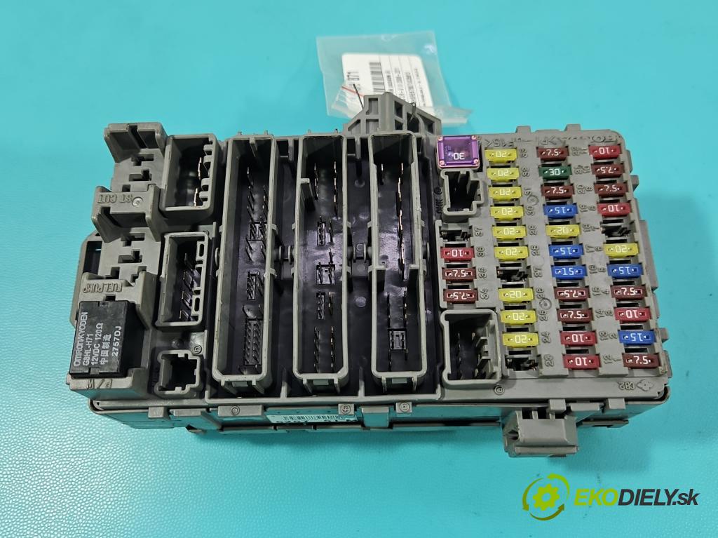 Honda CR-V III 2006-2011 2.2 i-CTDi 140 hp manual 103 kW 2204 cm3 5- skříňka pojistková SWA-G611 (Pojistkové skříňky)