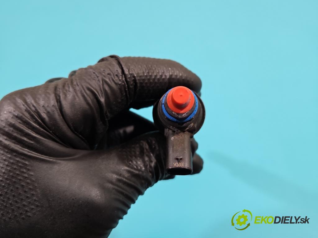 Mercedes C W205 2014–2021 2.0 16V 184hp automatic 135 kW 1991 cm3 4- vstrek  (Vstrekovač paliva)