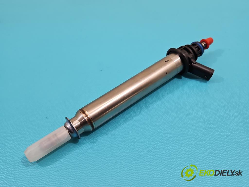 Mercedes C W205 2014–2021 2.0 16V 184hp automatic 135 kW 1991 cm3 4- vstrek  (Vstrekovač paliva)