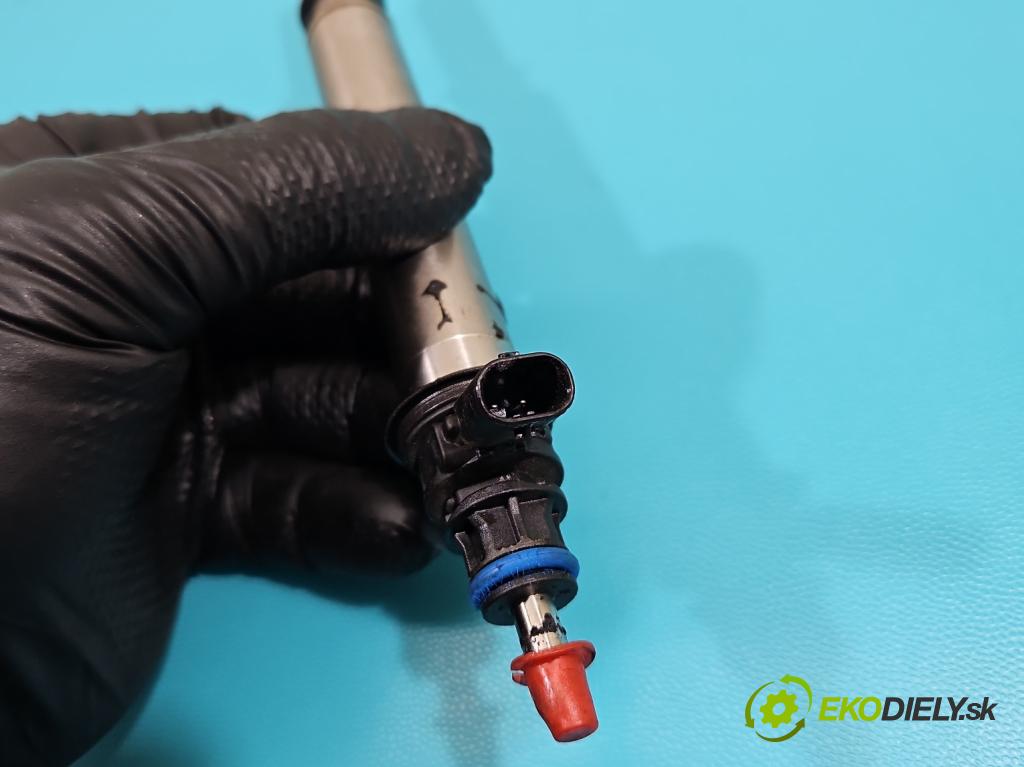 Mercedes C W205 2014–2021 2.0 16V 184hp automatic 135 kW 1991 cm3 4- vstrek 0261500065 (Vstrekovač paliva)