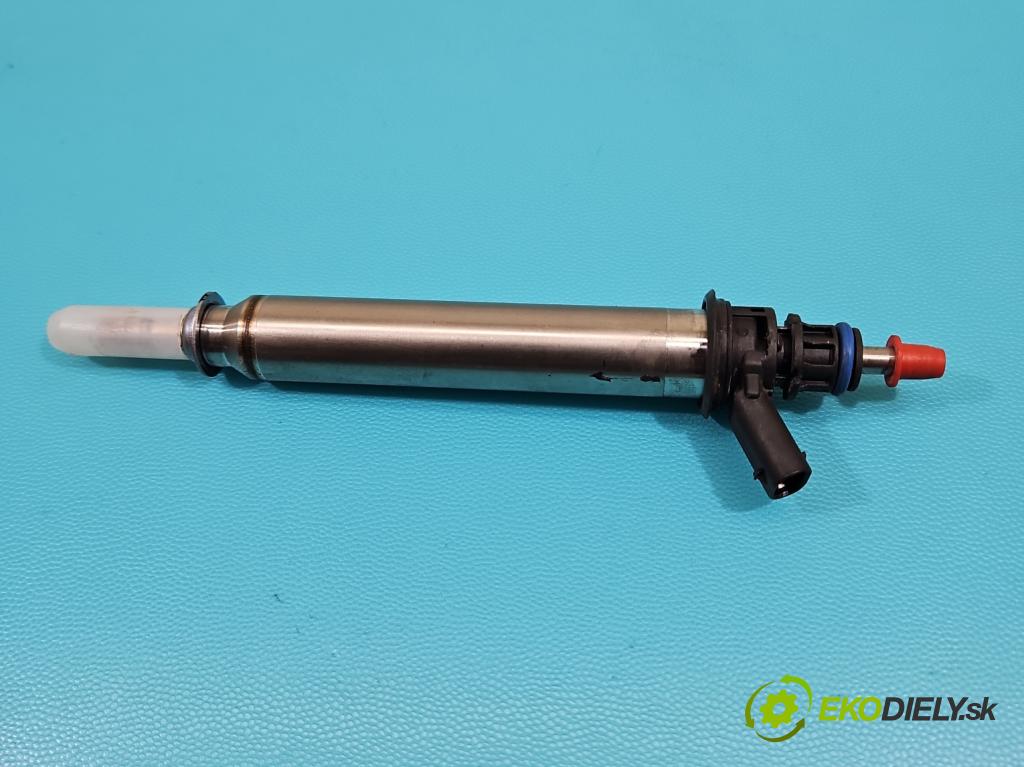 Mercedes C W205 2014–2021 2.0 16V 184hp automatic 135 kW 1991 cm3 4- vstrek 0261500065 (Vstrekovač paliva)