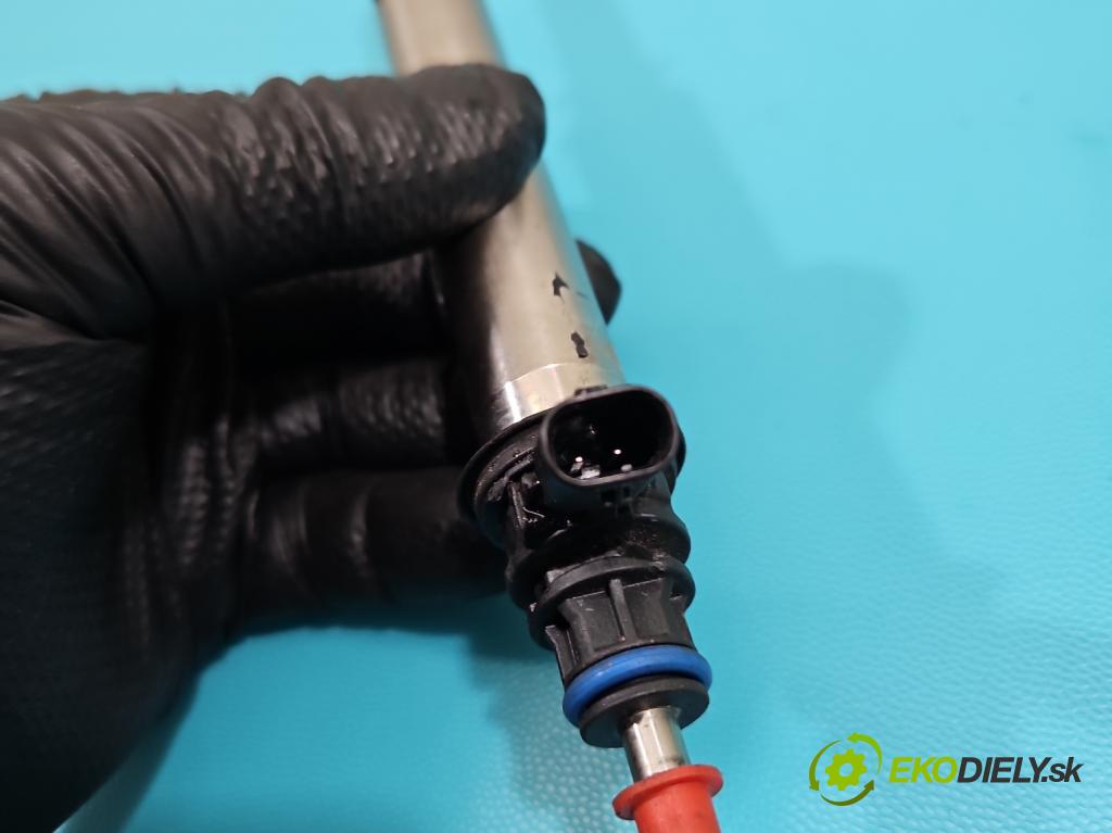 Mercedes C W205 2014–2021 2.0 16V 184hp automatic 135 kW 1991 cm3 4- vstrek 0261500065 (Vstrekovač paliva)