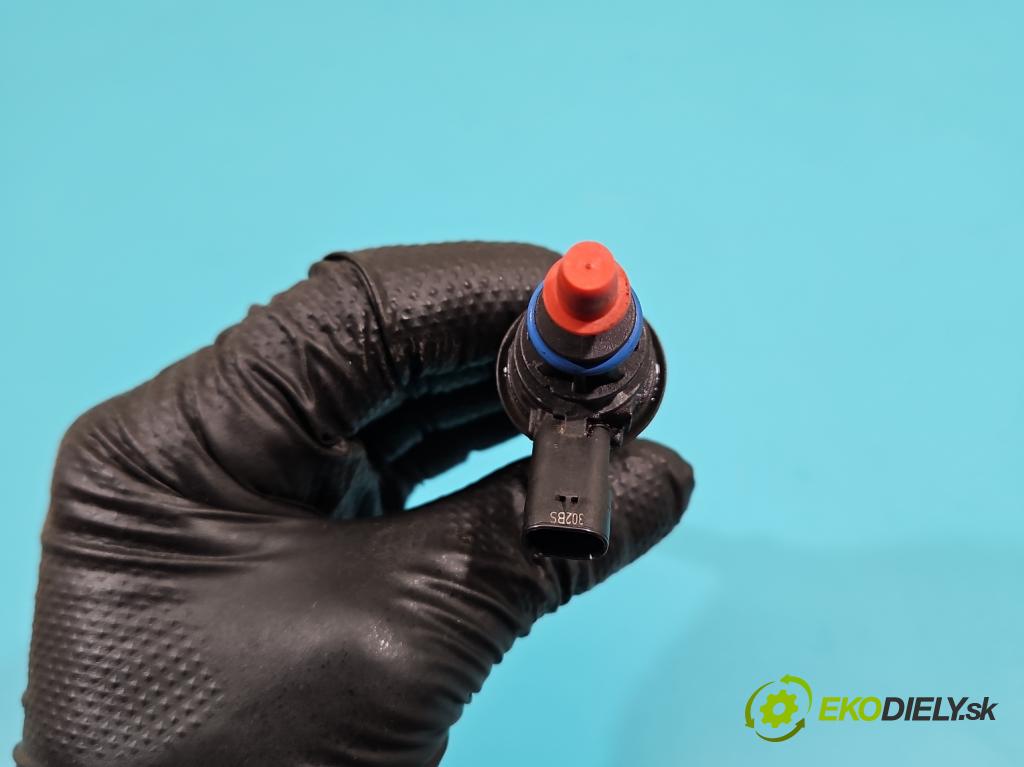 Mercedes C W205 2014–2021 2.0 16V 184hp automatic 135 kW 1991 cm3 4- vstrek 0261500065 (Vstrekovač paliva)