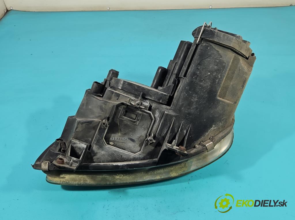 Vw Caddy III 2K 2003-2020 2.0 SDI 69KM manual 51 kW 1968 cm3 4- Reflektor: pravý  (Svetlo predné pravé)